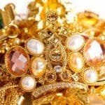 12144664-various-gold-jewellery-isolated-on-white 12144664-various-gold-jewellery-isolated-on-white